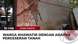 Tembok Retak Hingga Tanah Amblas Akibat Adanya Pergeseran Tanah | tvOne Minute