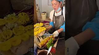 东北巨无霸煎饼果子，最后大得像枕头！ #路边摊美味 #街边小吃 #煎饼果子