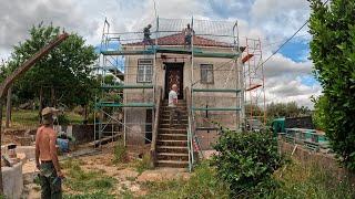 The Scaffolding is Up (for the Big Roof Replacement Project) - Day 0