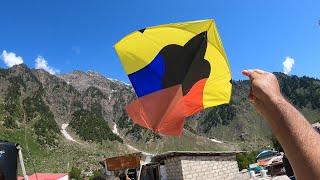 Pipa Combate Beautiful colors kites in green huge mountains - patangbazi - Mrkites