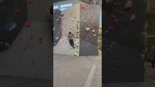 1day. 1upload. Climbing. Bouldering. V3 or V4