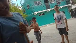 jugando en la calle