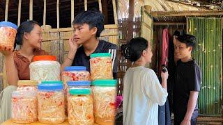 Sua sells chili bamboo shoots - Pao makes a very beautiful bamboo wardrobe