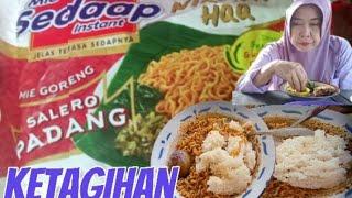 Mie Goreng sedaap rasa masakan Padang rasanya enak banget tidak perlu repot-repot cari bumbu