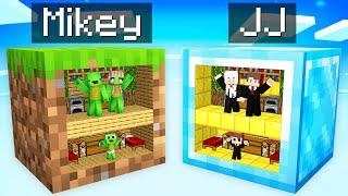 Mikey Family POOR vs JJ Family RICH HOUSE INSIDE SKYBLOCK in Minecraft (Maizen)