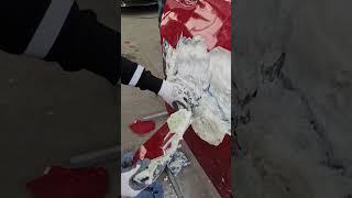 Наша старая добрая дверь с джинсами и тапочком
