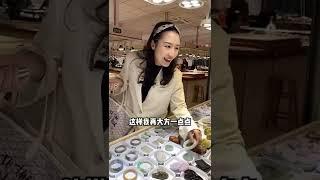 翡翠直播live：6800細雨輕煙江南飄花翡翠鐲，美入心坎，這個冬日腕間的暖意，喜歡嗎？