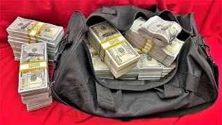 YouTube Millionaire Displays $900,000 Cash in Duffel Bag | ASMR in 4K | Online Business Motivation