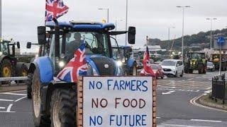 Farmers Blockade Anglesey!