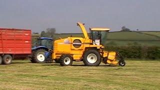 Silage with Vintage New Holland FX 60