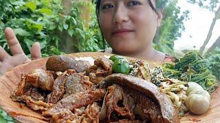 Pork innards, sesame seeds with bitter gourd|| northeast naga mukbang