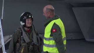 Female F/A-18 Pilot Brings First Super Hornet to Swiss (US Kampfjetpilotin Flug und Bodenerprobung)