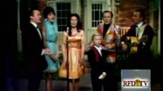 Loretta Lynn & friends - If I Could Hear My Mother Pray Again