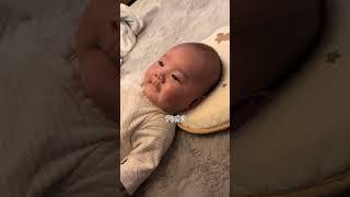 70th day growth record / Baby’s in a good mood // Cute baby trying to say something to mommy