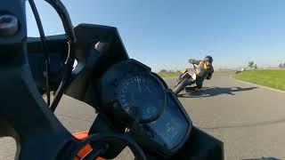 Ninja 400 gets passed by KTM 450 Supermoto - ShortGuyMoto