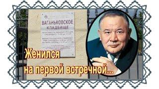 «Петьку положите на мое место, а меня - хоть под забором»:- Борис Андреев. Ваганьковское кладбище.