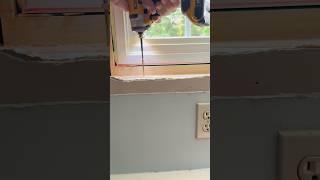 Two ways to level big windows and silos. #diy #remodelingexperts #remodling #carpentry