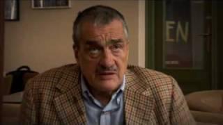 Karel Schwarzenberg se seznamuje s Facebookem