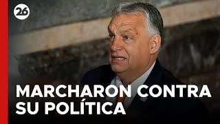 UCRANIANOS y HÚNGAROS marcharon contra la POLÍTICA del primer ministro VIKTOR ORBAN