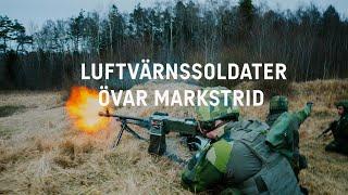 Luftvärnssoldater övar markstrid