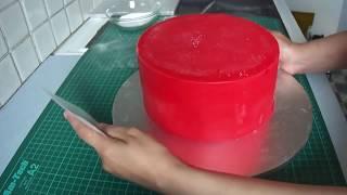 How to get sharp edges on fondant cakes using acetate smoothers