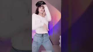 《小菲尔》 抖音美女熱舞直播LIVE #抖音douyin #抖音熱舞 #辣妹熱舞 #dance #shorts