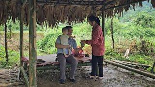 The single mother was surprised to meet the officer and the kind old man