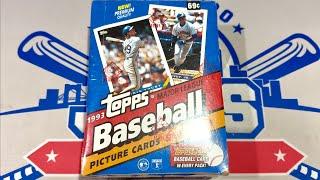 BBCE BOX OF 1993 TOPPS TO FIND THE GOLD DEREK JETER ROOKIE CARD!
