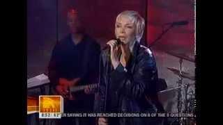 Annie Lennox - Dark Road (Live)