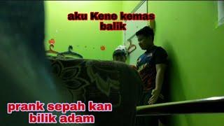 prank Adam bilik bersepah