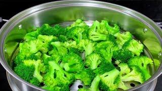 When frying broccoli, don't blanch or fry it directly, share the correct method, it is crisp, tender