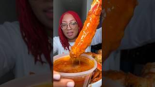 Huge King Crab in a creamy butter sauce #kingcrabmukbang #asmr #seafood #seafoodboil