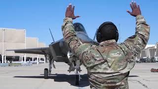 خلبان زن تیم نمایش هوایی اف-35 F-35A Demonstration Team 2022