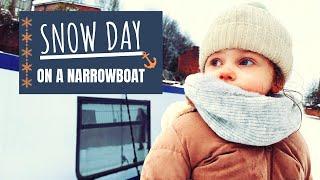 #30 Living on a Narrowboat in Winter: The canal FREEZES over + we have a family SNOW DAY ️