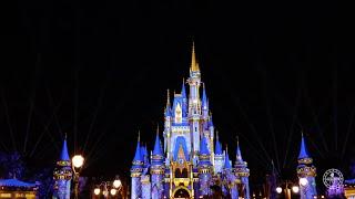 NEW Cinderella Castle Christmas Projections at Magic Kingdom In 4K! Walt Disney World Florida 2020