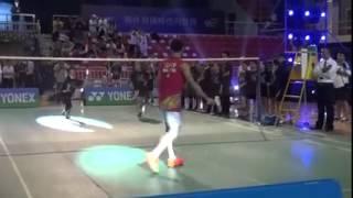 Lee Chong Wei shows us his amazing badminton trick shots and deceptive shots