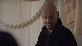 Mr Inbetween - 2x09 - Ray barges into the wrong house