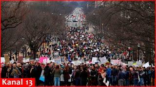 "Don't be with the killer Putin" - Thousands protest against Trump in the US