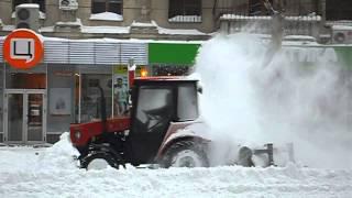 Очистной трактор в центре Николаева