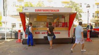 Currywurst MIT oder OHNE?  | Deutsche Imbissbude | Street Food Berlin Germany