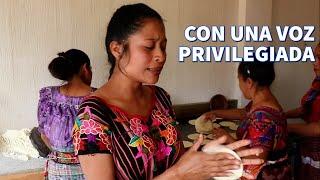 Se dedica a hacer tortillas y posee una voz privilegiada; ella es Ana Gonzáles de Chinique, Quiché