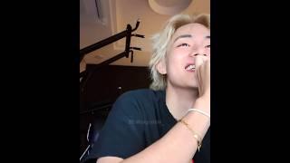 [ 방탄소년단 / BTS ] 아미로그 보고 세상 좋아하는 태형이, 이렇게 예쁘게 웃는다고 .. 아미들아 당장 아미로그 찍자요 ‍️ #TAEHYUNG #태형 #뷔 #V