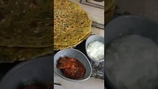 A Healthy Twist to Traditional Paratha quick Tiffin recipe#पालक गाजर पराठा#trending#food#ytshorts