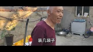 稻子晒干装起来了，下次就可以吃新大米啦#记录我的农村生活