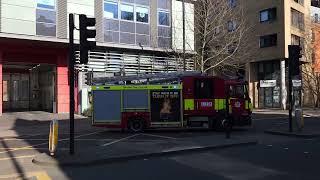 London Fire Brigade - Old Kent Rd Pumper Ladder Responding