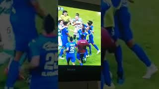 ¡Hay BRONCA! TODOS se calientan | Fuerte pelea en Cruz Azul vs Santos