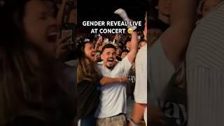 Gender reveal live at concert 