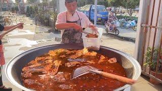 Uncle sells big bones, two big pots a day, a full 300 catties, and a monthly income of hundreds