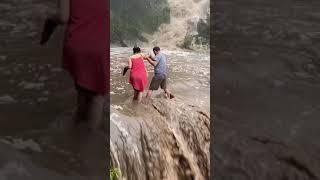 Shocking video: Tourists Rescued from Kempty fall| Mussoorie| Uttarakhand