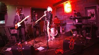 Dreaming by Dirty Harry ( Blondie tribute band )